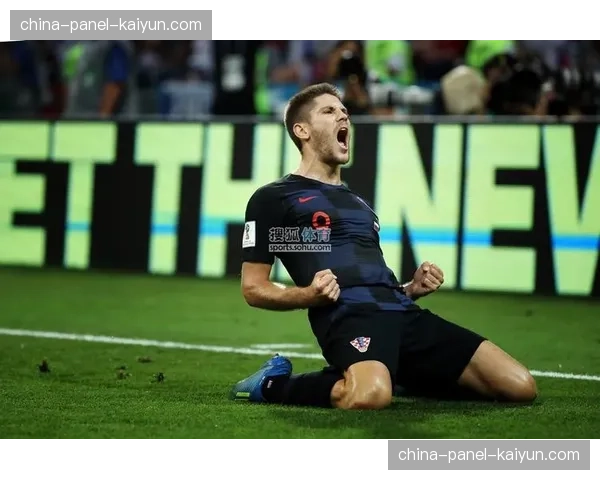 霍村主场球迷高歌助威，克拉马里奇点球绝杀后脱衣庆祝